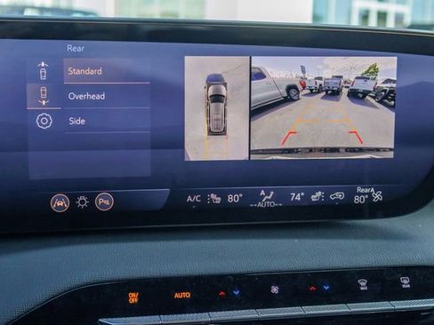 Used 2025 Buick Enclave Preferred AWD/4WD image 10