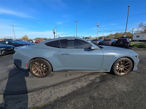 Used 2025 Ford Mustang GT Premium image 11