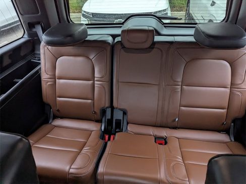 Used 2024 Lincoln Navigator Reserve image 19