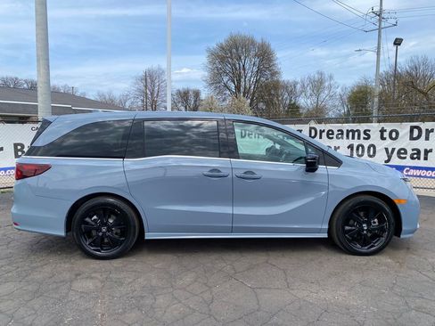 Certified 2024 Honda Odyssey Sport image 2