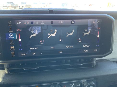 Used 2025 Jeep Wrangler Sport image 34