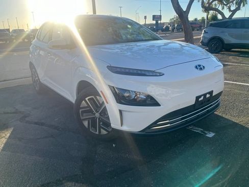 Used 2023 Hyundai Kona SE FWD image 4