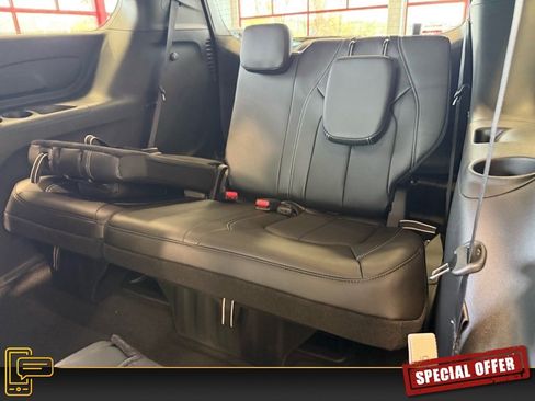 New 2026 Chrysler Pacifica Select image 8