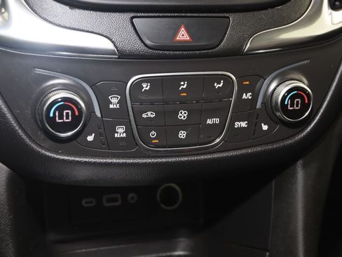 Used 2020 Chevrolet Equinox LT FWD image 27