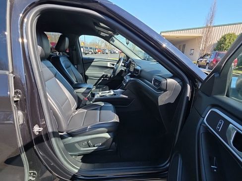 Used 2020 Ford Explorer XLT w/ Equipment Group 202A image 47