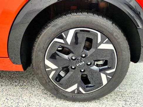Used 2023 Kia Niro Wave image 9