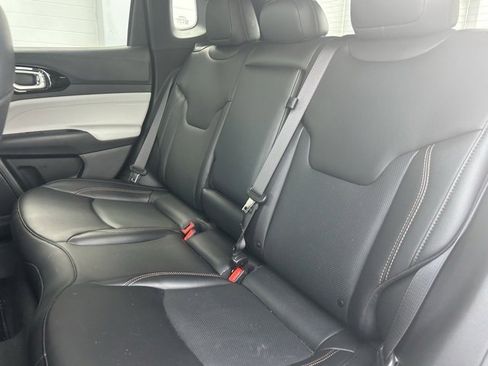 Certified 2023 Jeep Compass Limited image 9