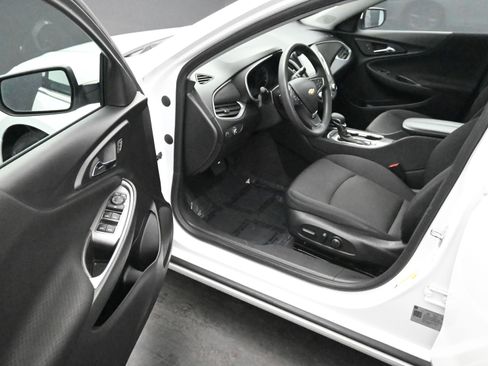 Used 2024 Chevrolet Malibu LT image 12