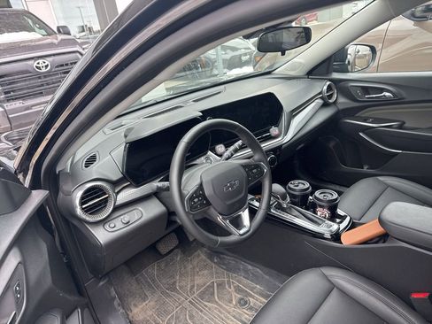 Used 2025 Chevrolet Trax ACTIV w/ Driver Confidence Package image 6