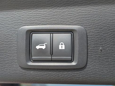 Used 2025 Mitsubishi Outlander SE FWD image 16
