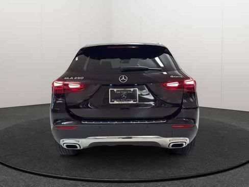 Used 2025 Mercedes-Benz GLA 250 4MATIC image 6