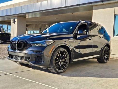 Used 2022 BMW X5 M50i w/ Premium Package image 2