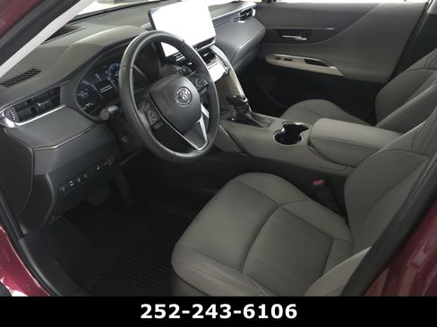 Used 2024 Toyota Venza Limited AWD/4WD image 9