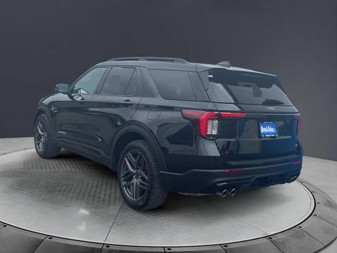 Used 2025 Ford Explorer ST AWD/4WD image 3