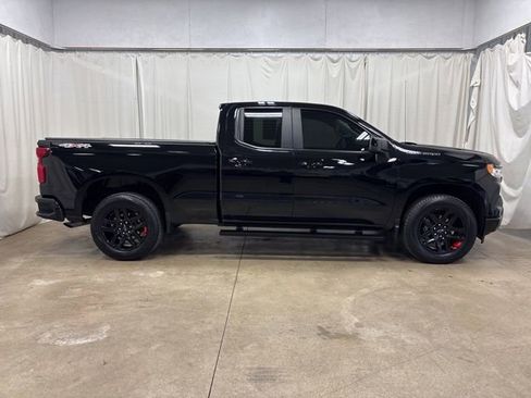 Used 2023 Chevrolet Silverado 1500 RST image 2