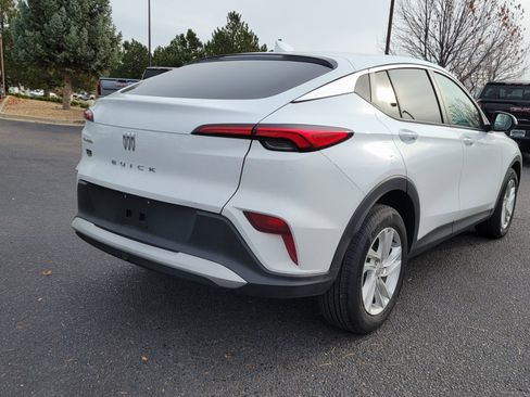 Used 2024 Buick Envista Preferred w/ Advanced Safety Package image 3