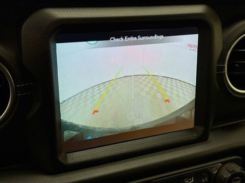 Used 2022 Jeep Wrangler Sahara w/ Cold Weather Group image 16