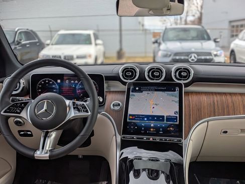 Certified 2025 Mercedes-Benz GLC 300 4MATIC image 29