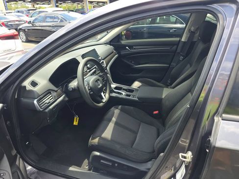 Used 2019 Honda Accord EX image 5