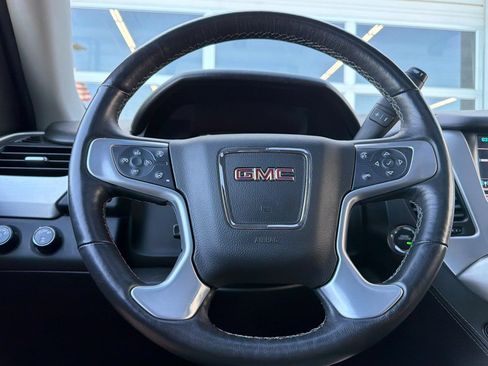 Used 2017 GMC Yukon SLT AWD/4WD image 25