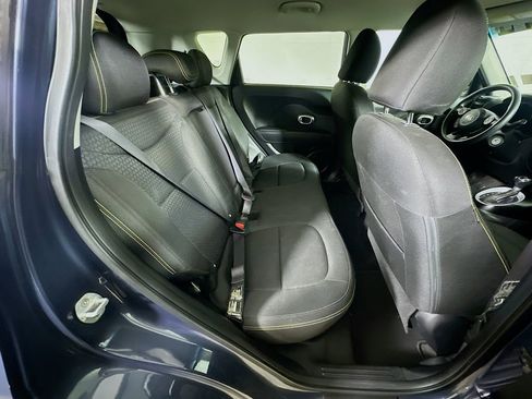 Used 2015 Kia Soul + FWD image 10