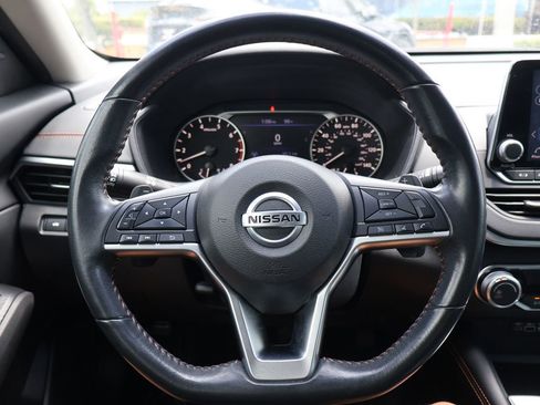 Used 2022 Nissan Altima 2.5 SR FWD image 32