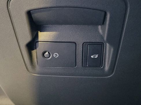 Used 2025 Land Rover Range Rover Velar Dynamic SE image 29