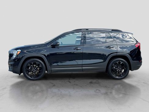 Used 2022 GMC Terrain SLT w/ Tech Package FWD image 3