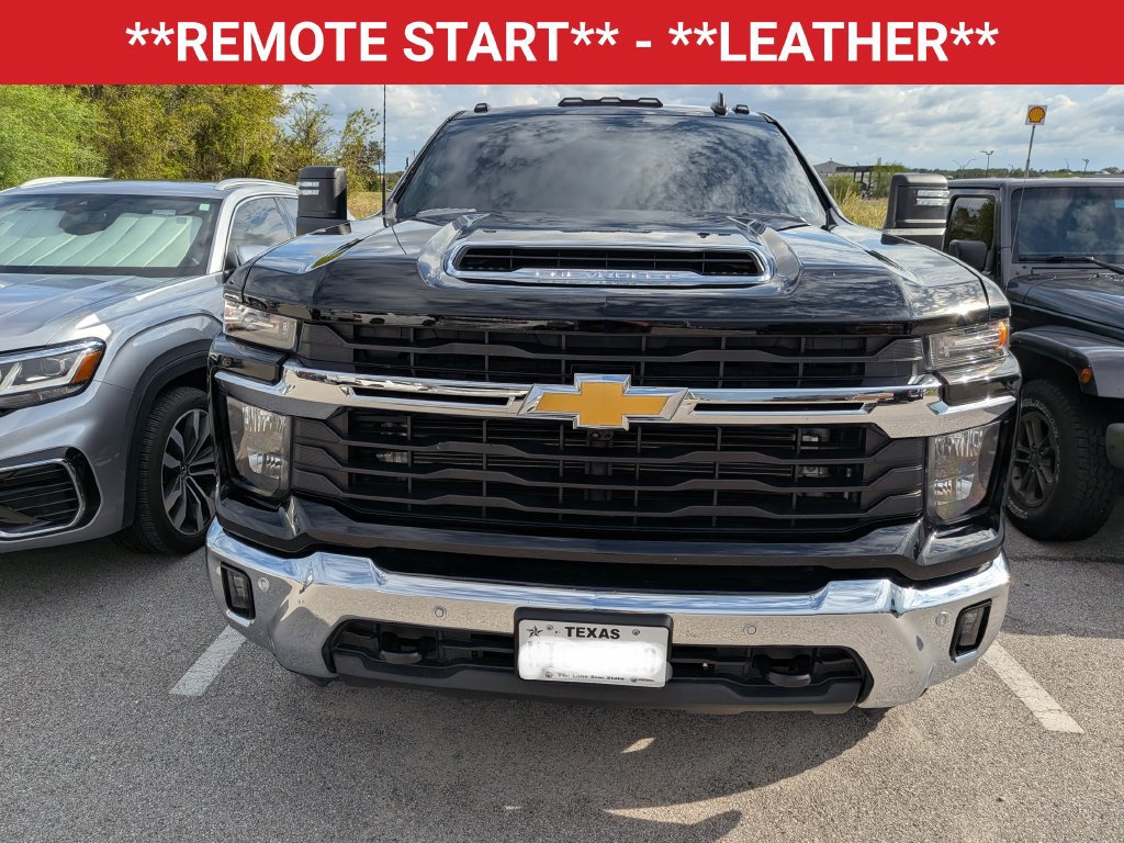 Used 2025 Chevrolet Silverado 2500 LT w/ Texas Edition AWD/4WD image 2