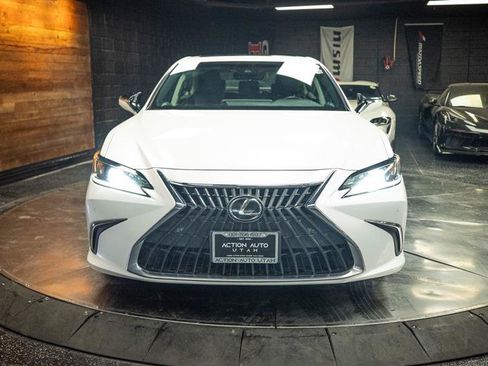 Used 2023 Lexus ES 300h w/ Premium Package FWD image 4