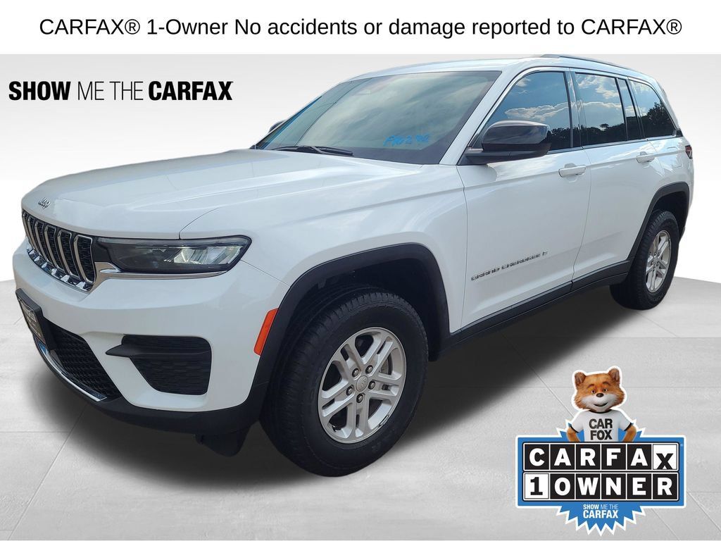 Used 2023 Jeep Grand Cherokee Laredo w/ Luxury Tech Group I AWD/4WD image 3