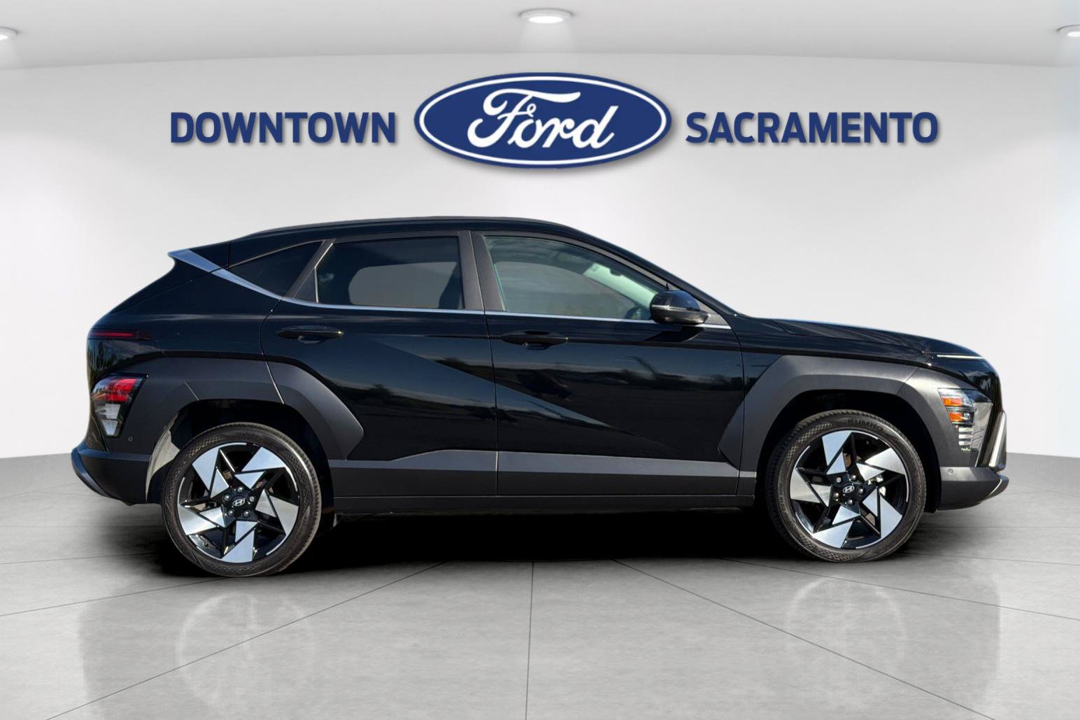 Used 2024 Hyundai Kona Limited AWD/4WD image 8