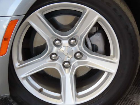 Used 2023 Chevrolet Camaro LT RWD image 6