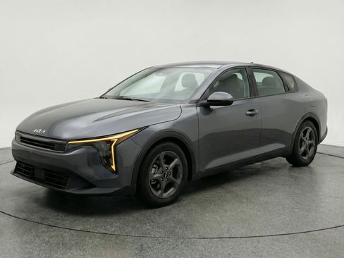 Used 2025 Kia K4 FWD image 3