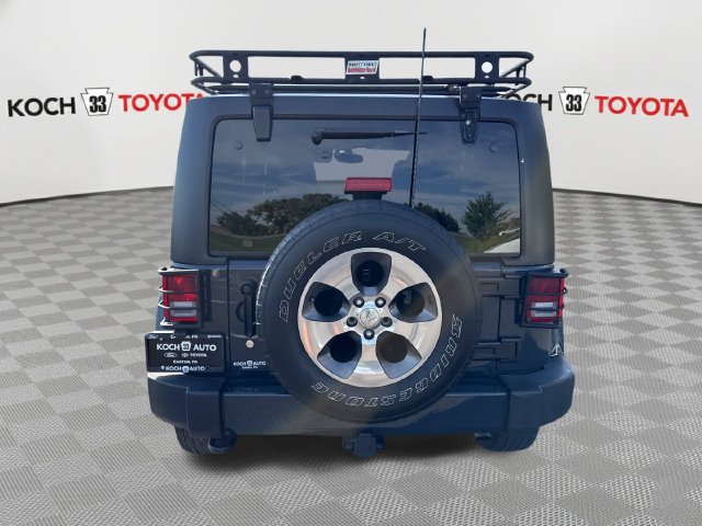 Used 2016 Jeep Wrangler Unlimited Sahara w/ Connectivity Group AWD/4WD image 7