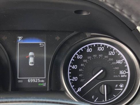 Used 2021 Toyota Camry SE w/ Convenience Package FWD image 4