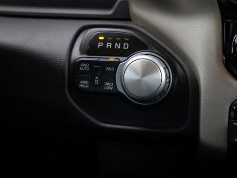 Used 2019 RAM 1500 Laramie AWD/4WD image 14