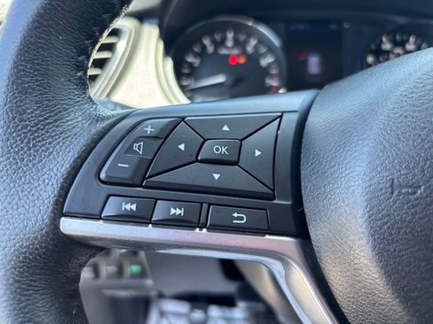 Used 2019 Nissan Rogue SV AWD/4WD image 21