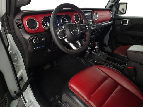 Used 2023 Jeep Wrangler Unlimited Rubicon 4xe AWD/4WD image 17