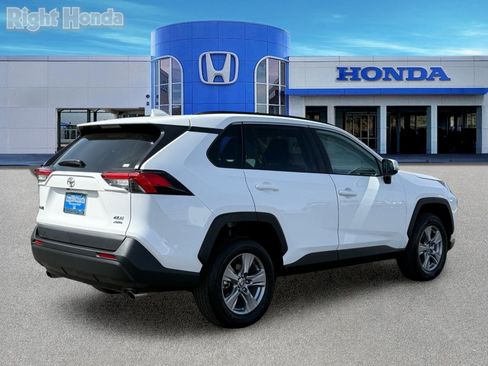 Used 2025 Toyota RAV4 XLE AWD/4WD image 8