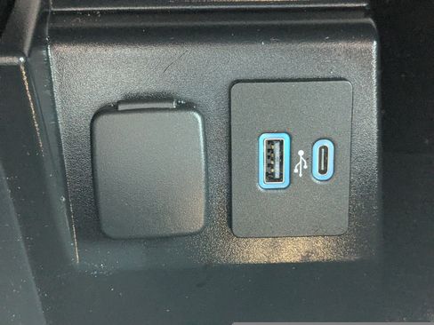Used 2023 Ford Explorer XLT w/ Equipment Group 202A RWD image 22