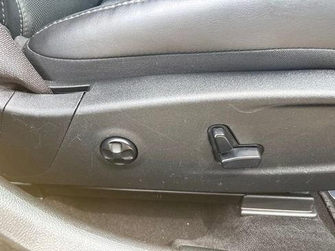 Used 2017 Dodge Charger SXT w/ AWD Plus Group image 42