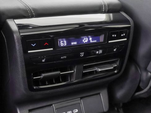 Used 2025 Acura MDX SH-AWD w/ Advance Package image 39