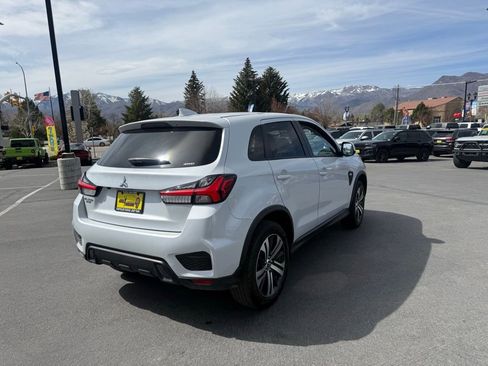 Used 2025 Mitsubishi Outlander Sport ES AWD/4WD image 4