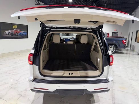 Used 2019 Lincoln Navigator L Reserve AWD/4WD image 11