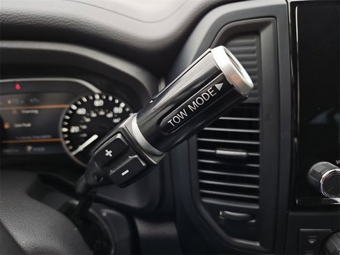 Certified 2024 Nissan Titan SV w/ SV Convenience Package image 28