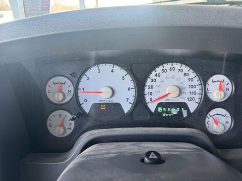 Used 2008 Dodge Ram 1500 Truck ST image 9