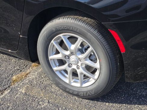 New 2026 Chrysler Voyager LX image 14