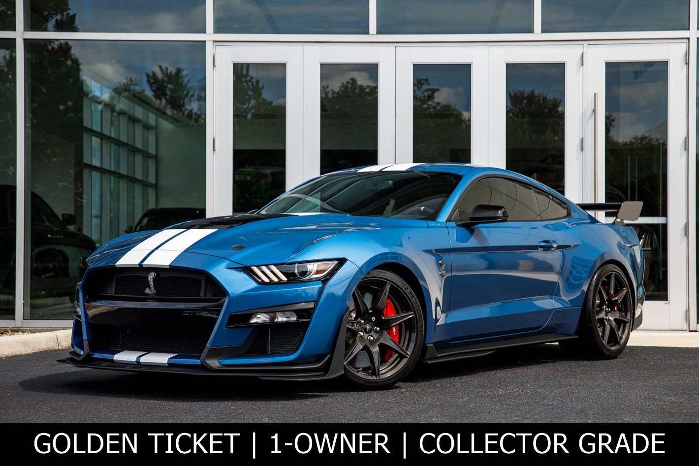 Used 2020 Ford Mustang Shelby GT500 w/ Carbon Fiber Track Pack RWD image 1