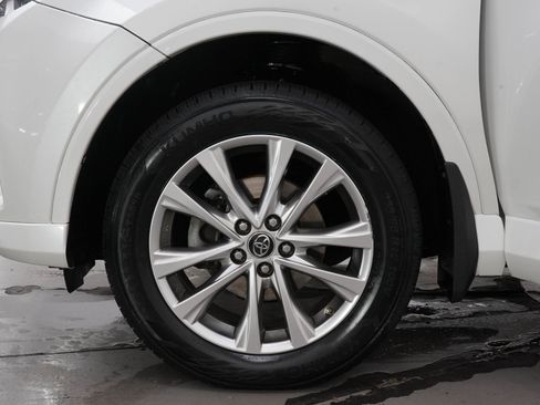 Used 2018 Toyota RAV4 Platinum AWD/4WD image 29